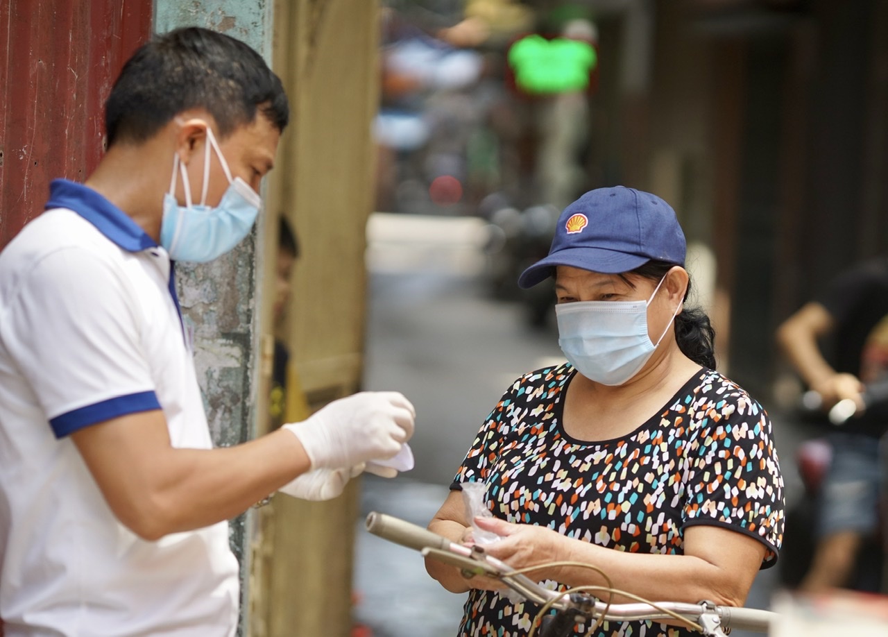 H&agrave; Nội vẫn đang c&oacute; những diễn biến kh&oacute; lường về COVID-19.