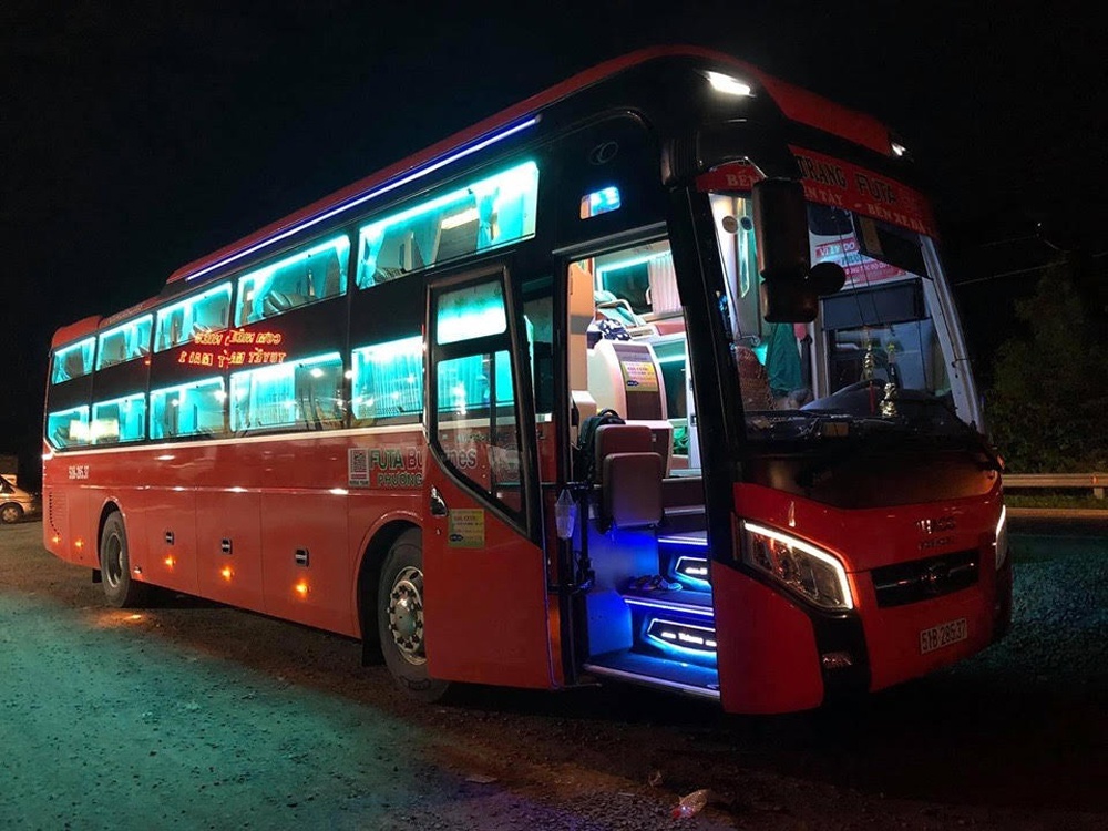 c&oacute; quy m&ocirc; 20 xe cấp cứu với 280 nh&acirc;n vi&ecirc;n chuy&ecirc;n m&ocirc;n y tế v&agrave; nh&acirc;n vi&ecirc;n chuy&ecirc;n m&ocirc;n kh&aacute;c