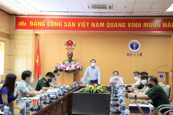 Thứ trưởng Bộ Y tế đề nghị tiếp tục họp Hội đồng v&agrave;o ng&agrave;y 15/8
