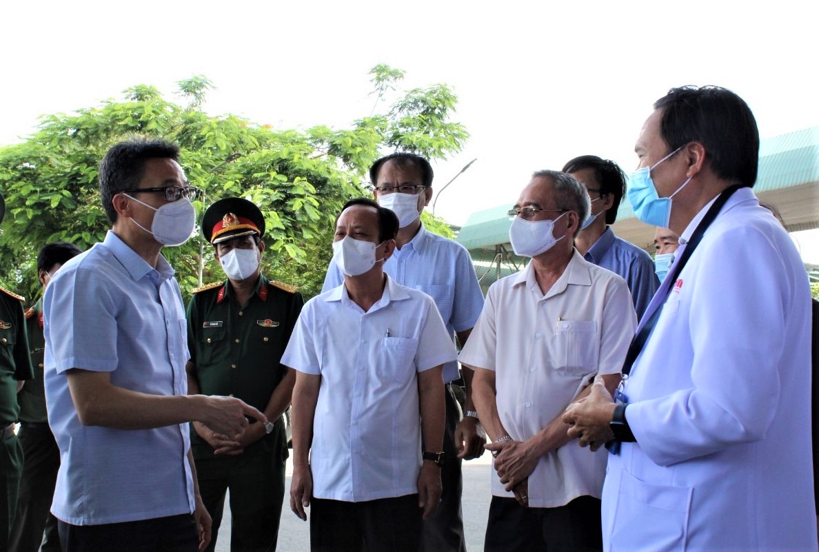 Ph&oacute; thủ tướng Vũ Đức Đam kiểm tra ph&ograve;ng chống dịch ở c&aacute;c tỉnh miền T&acirc;y chiều 7/8 - (Ảnh: H.H.)