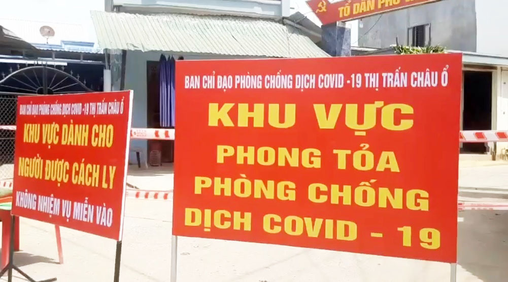 Lực lượng chức năng phong tỏa khu d&acirc;n cư li&ecirc;n quan ca bệnh mắc COVID - 19