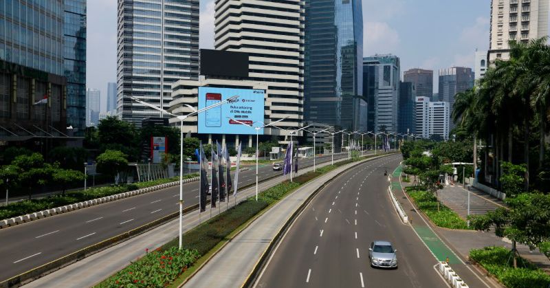 Indonesia gia hạn c&aacute;c biện ph&aacute;p hạn chế COVID-19.