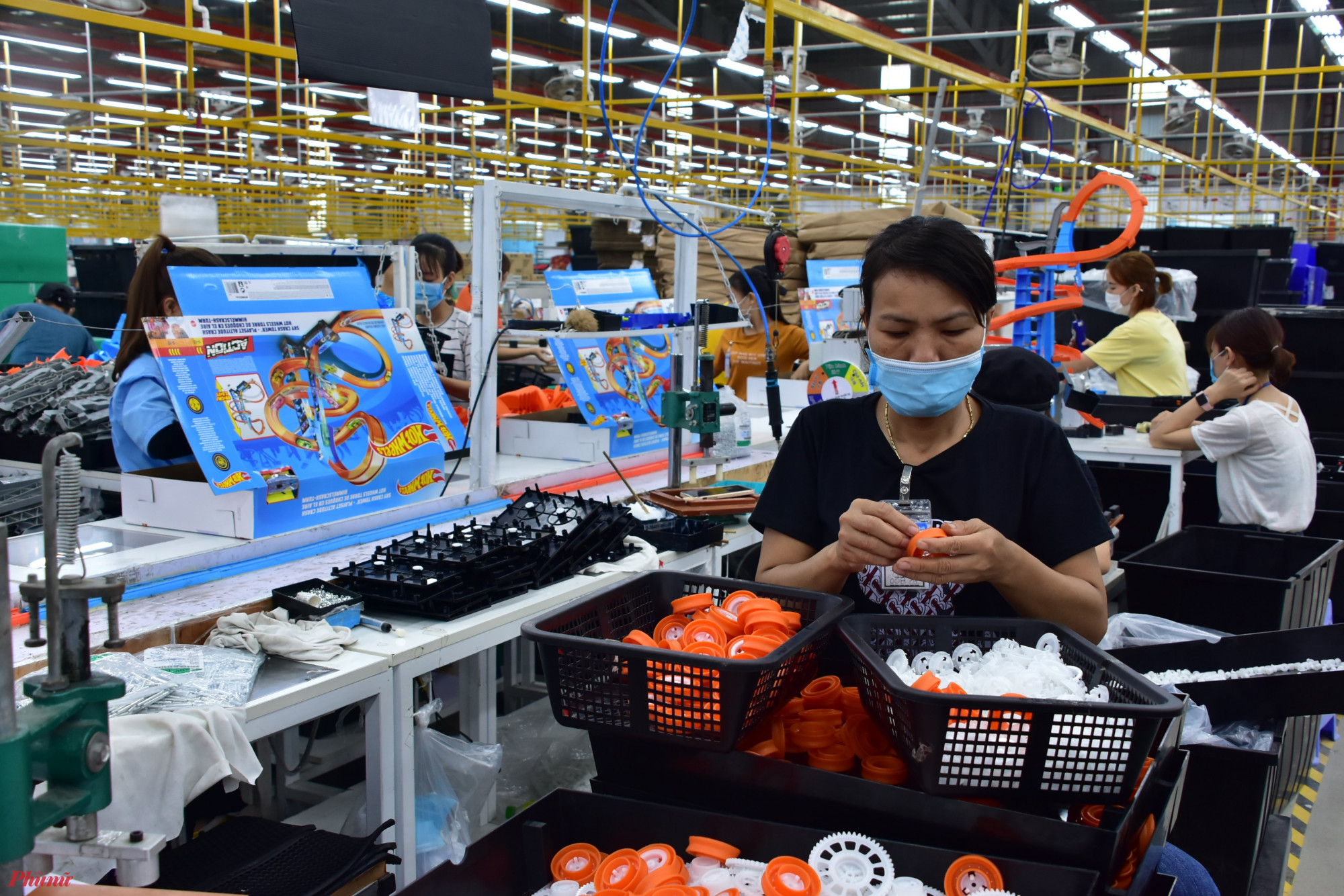 Nh&agrave; m&aacute;y chế xuất Billion Max Việt Nam hoạt động cầm chừng v&igrave; c&ocirc;ng nh&acirc;n chưa thể trở lại l&agrave;m việc