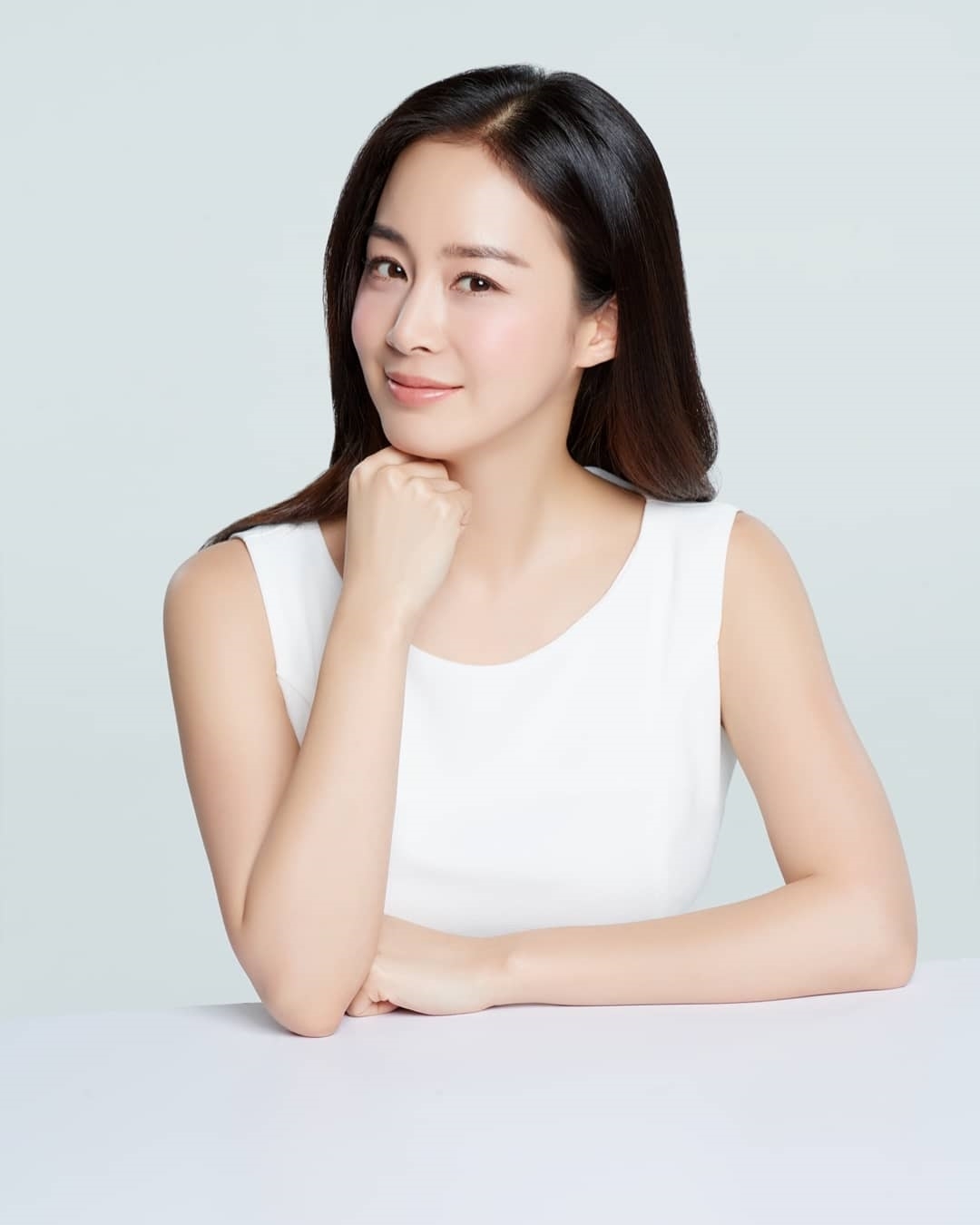 Nhan sắc xinh đẹp của Kim Tae Hee ở tuổi 41.