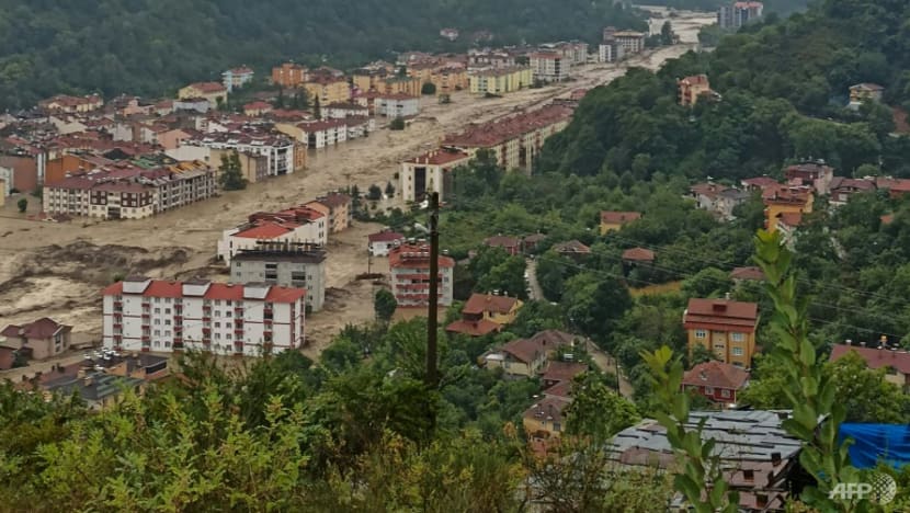 11 người chết do lũ qu&eacute;t tại Thổ Nhĩ Kỳ.