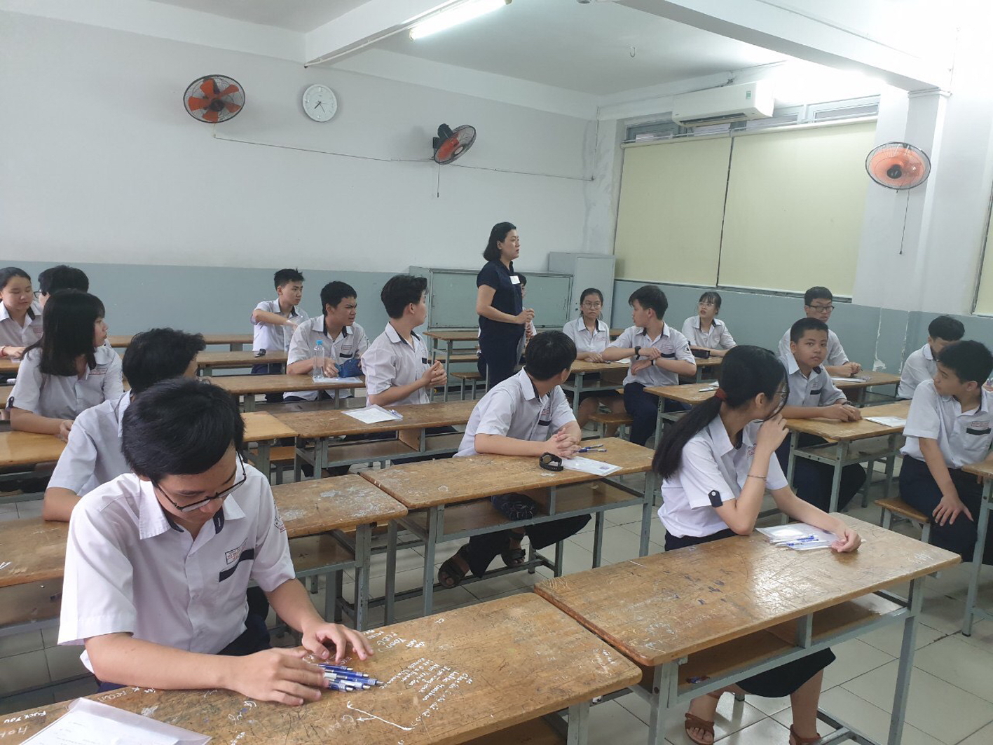 Học sinh dự thi lớp 10 năm 2020 - ẢNH: PH&Uacute;C TRẦN