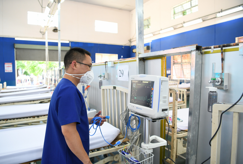 Bệnh viện d&atilde; chiến điều trị COVID-19 quận Ph&uacute; Nhuận c&oacute; quy m&ocirc; 350 giường vừa đi v&agrave;o hoạt động.
