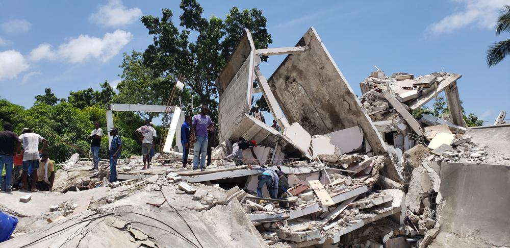 &Iacute;t nhất 304 người thiệt mạng sau trận động đất mạnh ở Haiti.