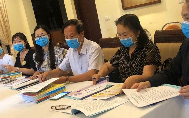 Ti&ecirc;u chuẩn c&aacute; nh&acirc;n bi&ecirc;n soạn SGK v&agrave; ti&ecirc;u chuẩn th&agrave;nh vi&ecirc;n hội đồng quốc gia thẩm định SGK đều được n&acirc;ng cao. (Ảnh minh họa)