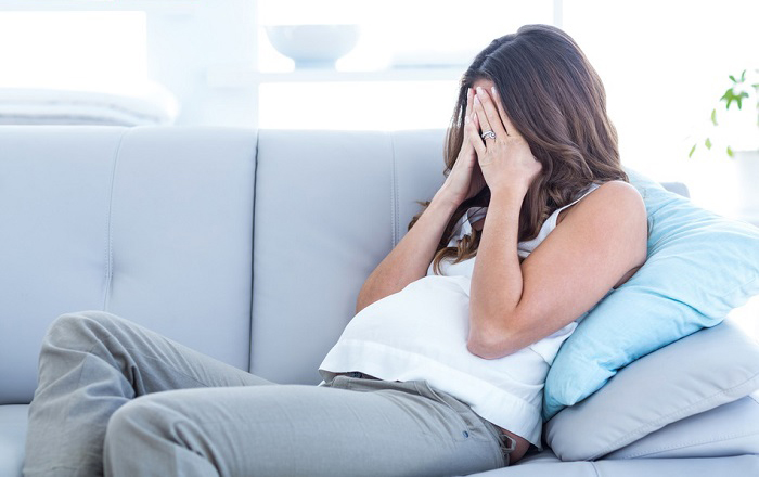 T&ocirc;i lo lắng đến mất ngủ khi gần đến ng&agrave;y sinh nở m&agrave; trong tay chỉ c&ograve;n &iacute;t tiền do trước đ&acirc;y ti&ecirc;u pha hoang ph&iacute;. Ảnh minh họa