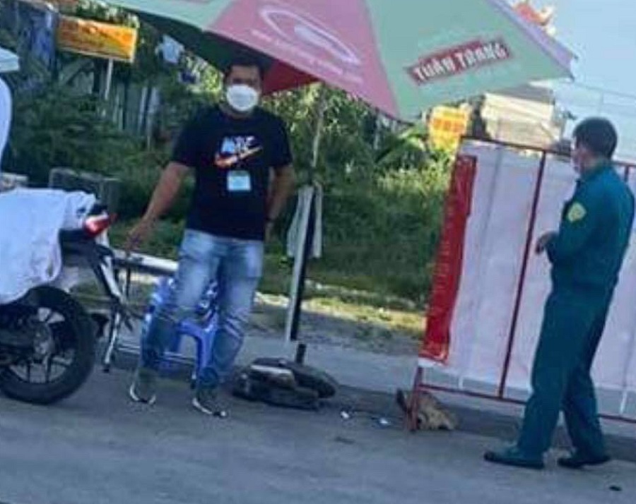 C&ocirc;ng thừa nhận h&agrave;nh vi v&ograve;i tiền v&agrave; đ&atilde; giao nộp lại cho c&ocirc;ng an