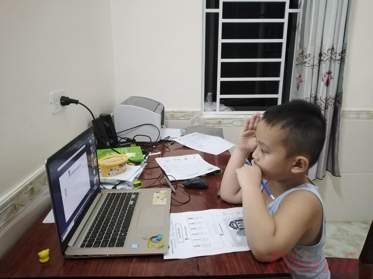 Sẽ d&agrave;nh quan t&acirc;m đặc biệt khi học sinh lớp 1 học trực tuyến (ảnh: Đại Minh)