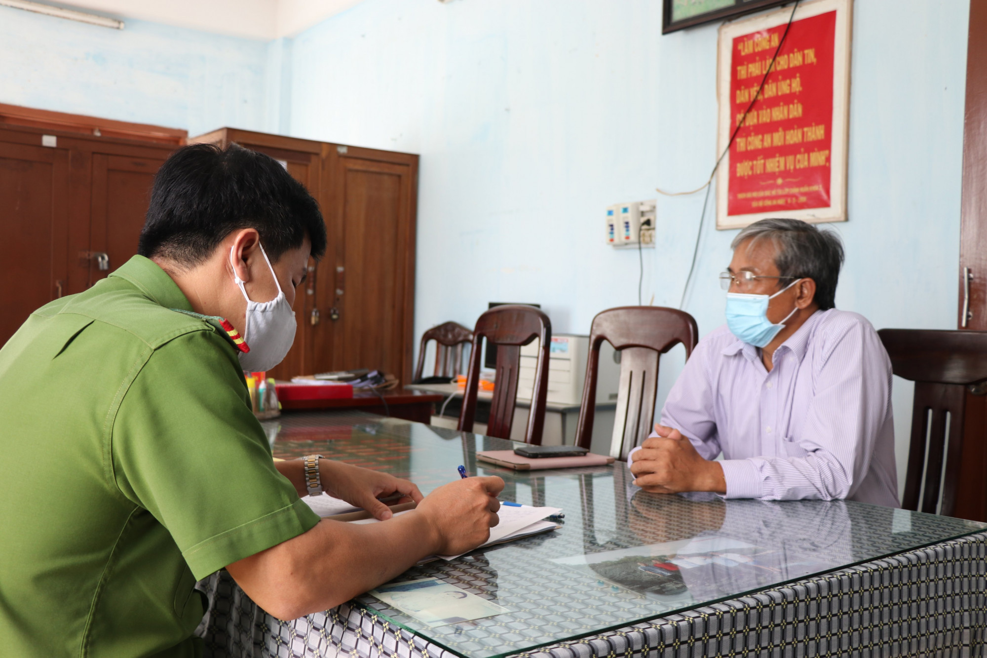 &Ocirc;ng Mai Hắc Lợi, Ph&oacute; Gi&aacute;m đốc Sở Tư ph&aacute;p tỉnh Ph&uacute; Y&ecirc;n tại cơ quan điều tra