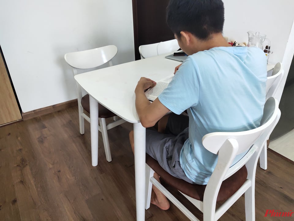 Th&iacute; sinh tự do lo lắng khi mất cơ hội x&eacute;t tuyển đại học năm nay (Ảnh: Đại Minh)