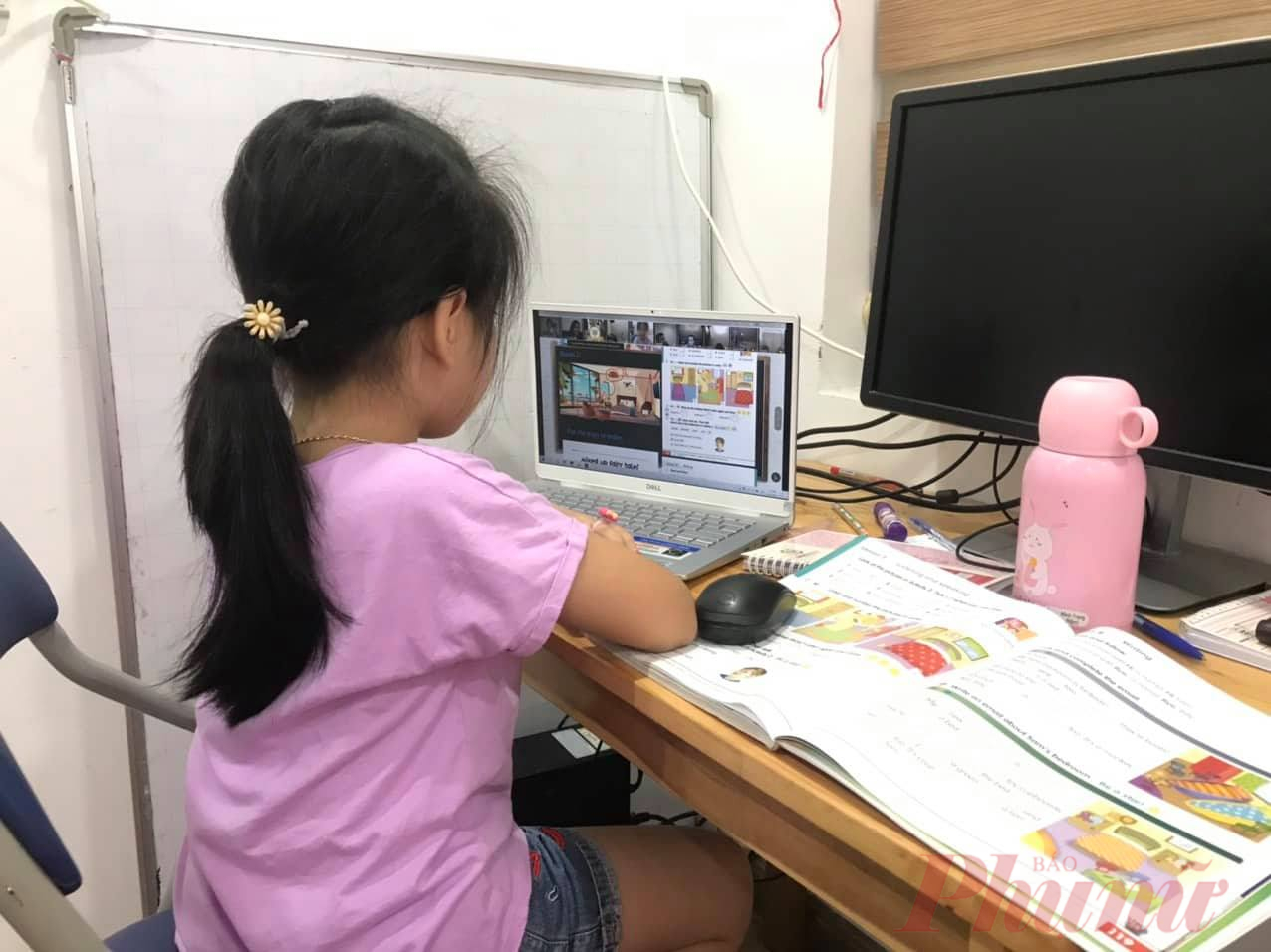 Kể cả học trực tuyến nhờ địa phương kh&aacute;c, nhiều học sinh vẫn bị v&ecirc;nh kiến thức do lịch tựu trường c&aacute;c địa phương kh&aacute;c nhau (Ảnh - Đại Minh)