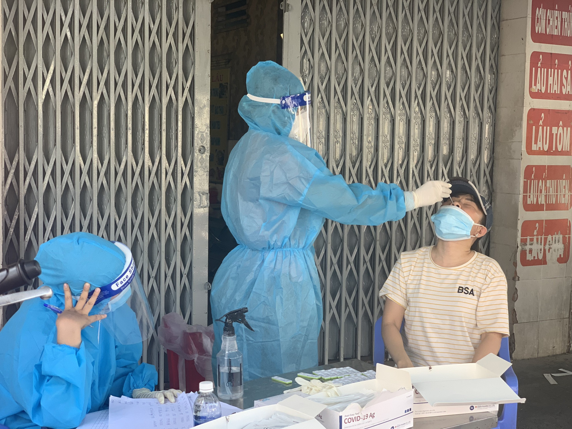 C&ocirc;ng t&aacute;c lấy mẫu x&eacute;t nghiệm diện rộng của Đ&ocirc;ng Nai vẫn c&ograve;n chậm