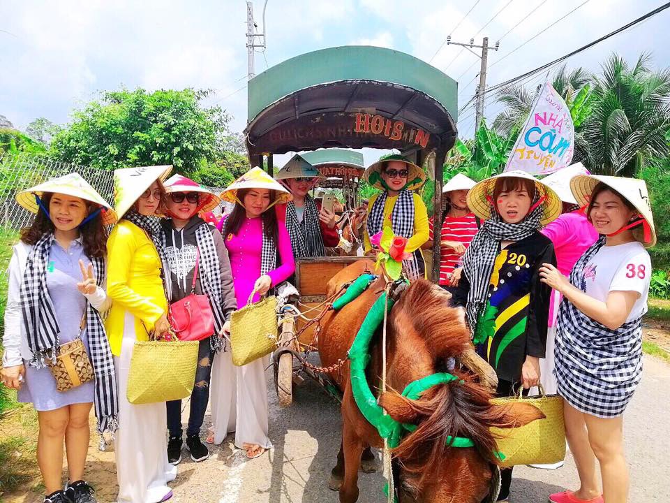 Xe ngựa phục vụ du kh&aacute;ch từng l&agrave; sản phẩm du lịch kh&aacute; đặc th&ugrave; tại tỉnh Tiền Giang