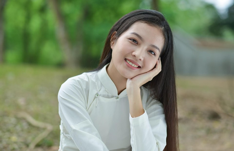 Trước Hương vị t&igrave;nh th&acirc;n, B&iacute;ch Ngọc từng được kh&aacute;n giả biết đến qua một số dự &aacute;n phim ảnh như Thạch Thảo, T&igrave;nh kh&uacute;c bạch dương, Nh&agrave; trọ Balanha, Lưới trời&hellip; Tuy nhi&ecirc;n, c&ocirc; n&agrave;ng cần phải tr&acirc;u dồi th&ecirc;m về kinh nghiệm để biểu cảm tự nhi&ecirc;n hơn trước ống k&iacute;nh m&aacute;y quay.