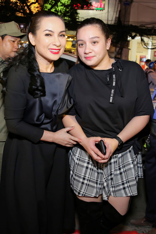 Phi Nhung v&agrave; con g&aacute;i Wendy