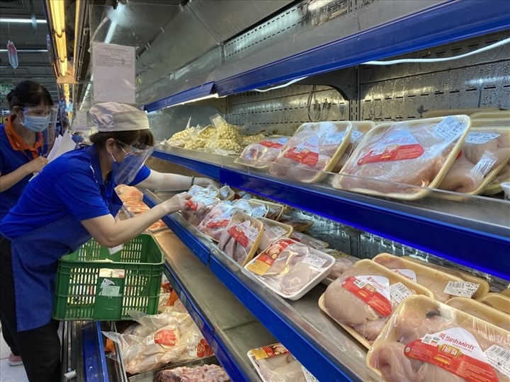 Người gi&agrave; gặp kh&ocirc;ng &iacute;t kh&oacute; khăn 