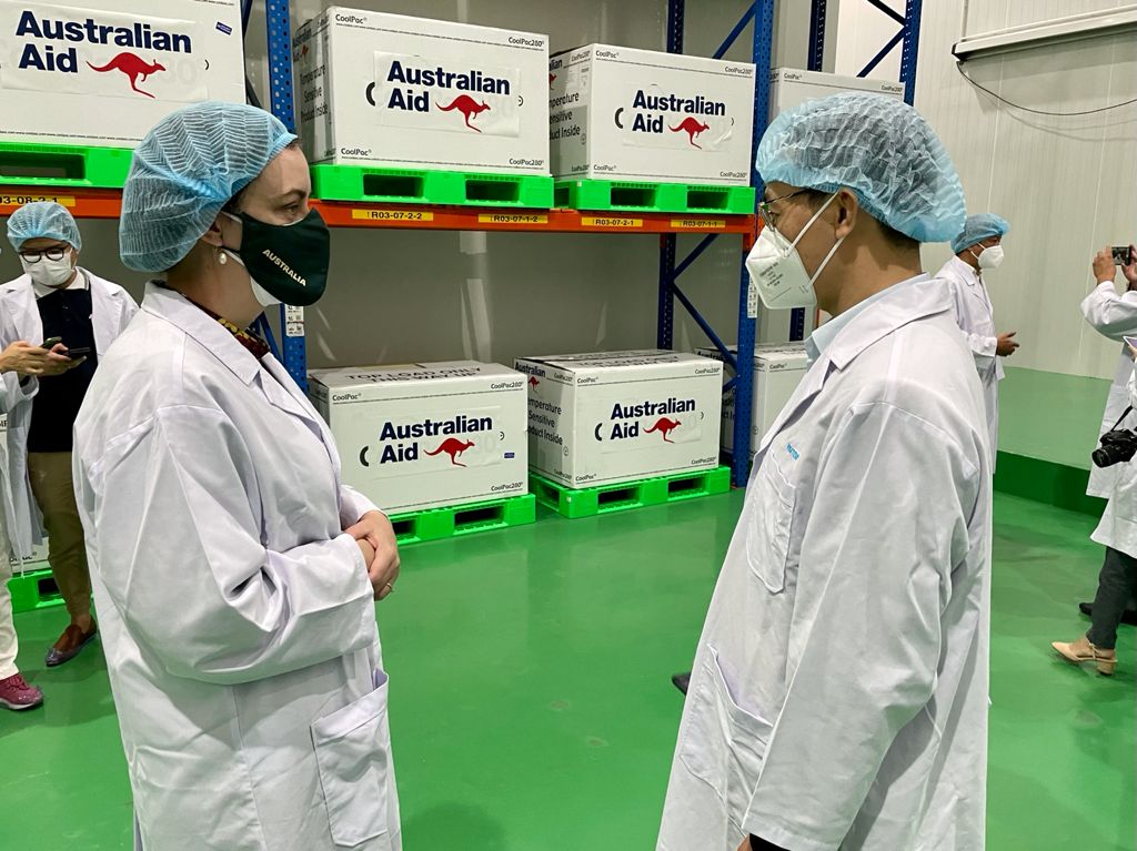 Đ&acirc;y l&agrave; l&ocirc; vắc xin đầu ti&ecirc;n trong cam kết của &Uacute;c nhằm hỗ trợ 1,5 triệu liều AstraZeneca ph&ograve;ng COVID-19 cho Việt Nam trong năm nay