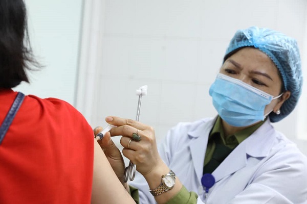 Ti&ecirc;m thử nghiệm vắc xin Nano Covax tại Học viện Qu&acirc;n y