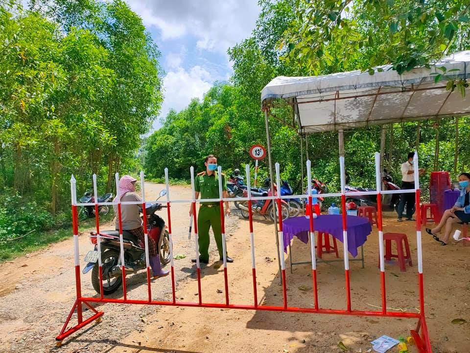 Quảng Ng&atilde;i thực hiện gi&atilde;n c&aacute;ch x&atilde; hội theo Chỉ thị 16 đối với 9 địa phương