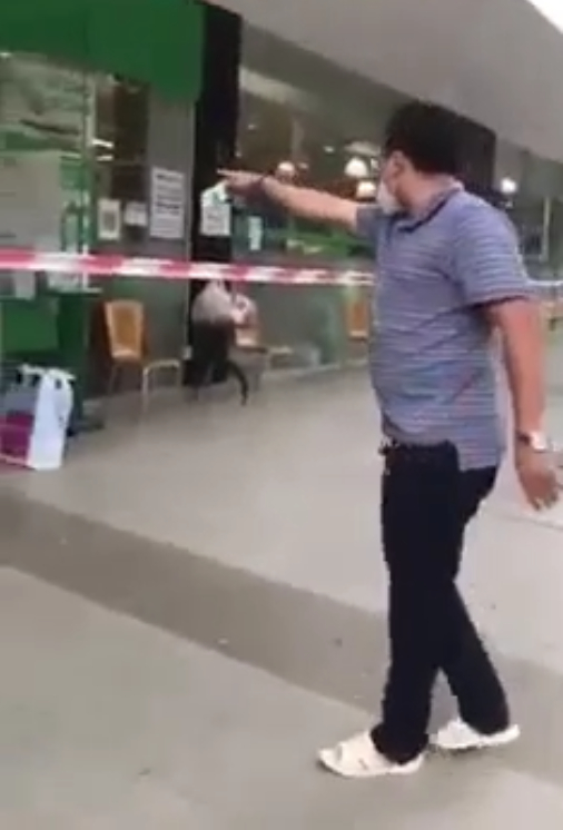 H&igrave;nh ảnh người đ&agrave;n &ocirc;ng trong clip được đăng tr&ecirc;n mạng x&atilde; hội
