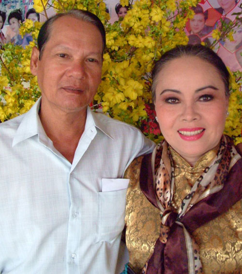 NSƯT Thanh Nguyệt v&agrave; chồng &ndash; nghệ sĩ Quốc Nhĩ (nguồn ảnh: cailuongvietnam)