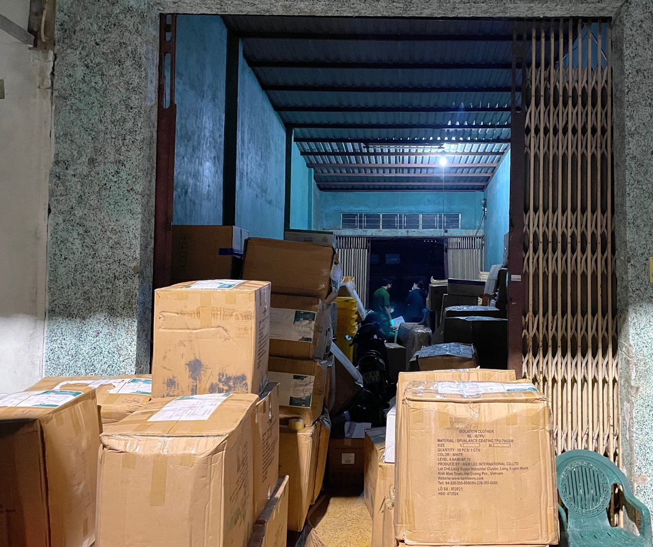 H&agrave;ng h&oacute;a từ khoa của một c&ocirc;ng ty tr&ecirc;n địa b&agrave;n TP. C&agrave; Mau kh&ocirc;ng c&oacute; h&oacute;a đơn, chứng từ chứng minh nguồn gốc. Ảnh c&ocirc;ng an cung cấp.