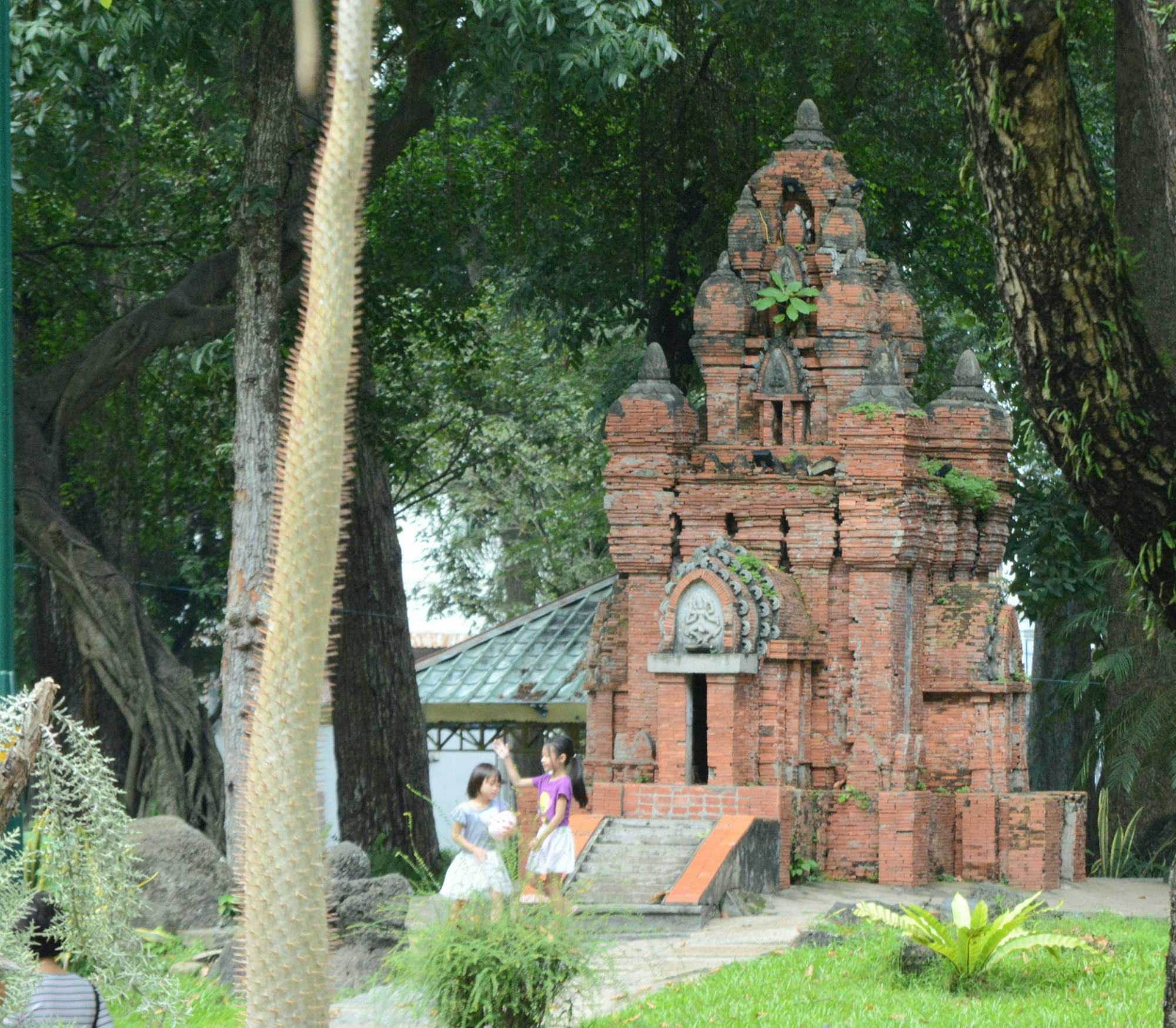 H&igrave;nh ảnh th&aacute;p Chăm ng&agrave;y trước