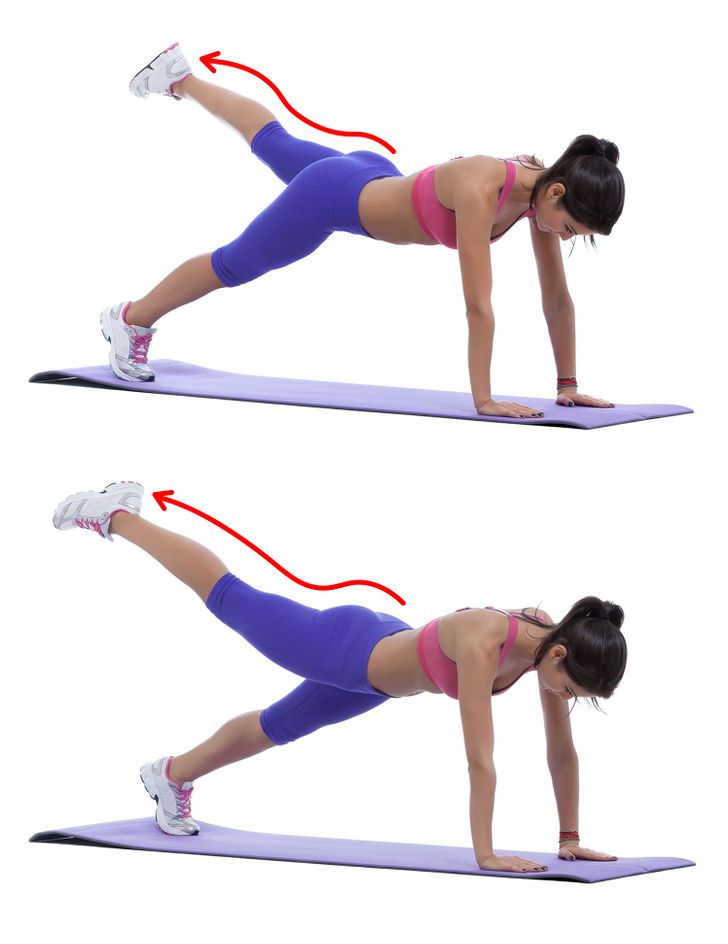 Plank n&acirc;ng ch&acirc;n: B&agrave;i tập sau đ&acirc;y sẽ khiến cơ gập h&ocirc;ng v&agrave; lưng dưới của bạn hoạt động mạnh. H&atilde;y l&agrave;m điều đ&oacute; nếu bạn l&agrave; người mới bắt đầu hoặc để khởi động trước buổi huấn luyện ch&iacute;nh.  Bắt đầu ở tư thế plank cao với hai b&agrave;n ch&acirc;n rộng bằng h&ocirc;ng. Nhấc ch&acirc;n l&ecirc;n, cẩn thận kh&ocirc;ng cong lưng v&agrave; giữ c&agrave;ng l&acirc;u c&agrave;ng tốt. Cẳng ch&acirc;n. Lặp lại. Khi bạn thực hiện động t&aacute;c n&acirc;ng ch&acirc;n, h&atilde;y giữ cột sống của bạn ở vị tr&iacute; trung t&iacute;nh. Ngo&agrave;i ra, giữ cho đầu của bạn thẳng h&agrave;ng với cổ của bạn. Thở ra v&agrave; siết chặt cơ m&ocirc;ng khi bạn nhấc một ch&acirc;n l&ecirc;n.