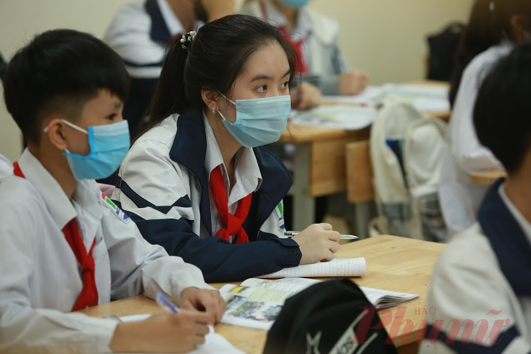 Học sinh THPT tại H&agrave; Nội dự kiến quay lại trường trong tuần tới - Ảnh: Đại Minh