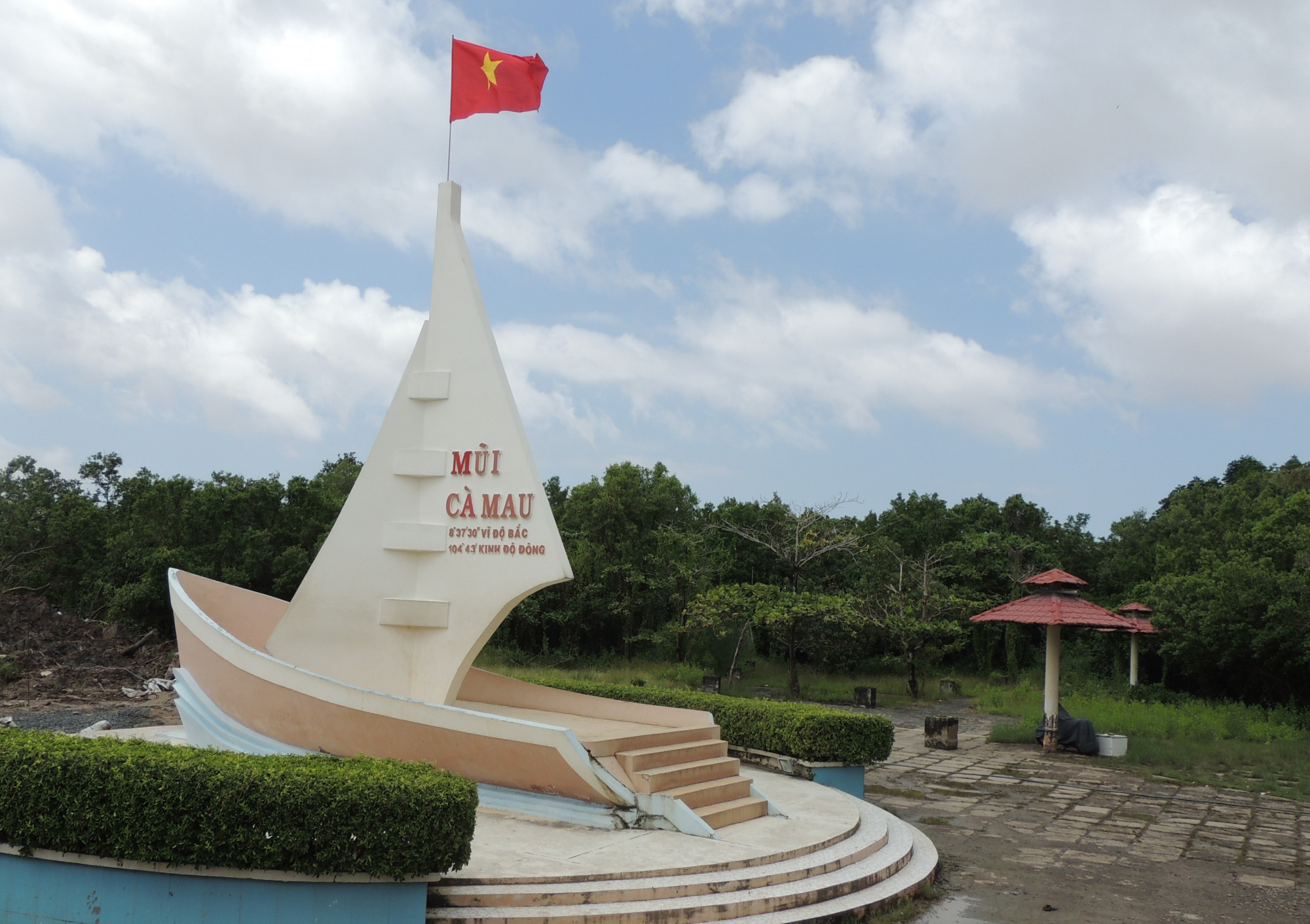 Mũi C&agrave; Mau - điểm đến tham quan du lịch được y&ecirc;u th&iacute;ch của đ&ocirc;ng đảo du kh&aacute;ch trong nước v&agrave; quốc tế
