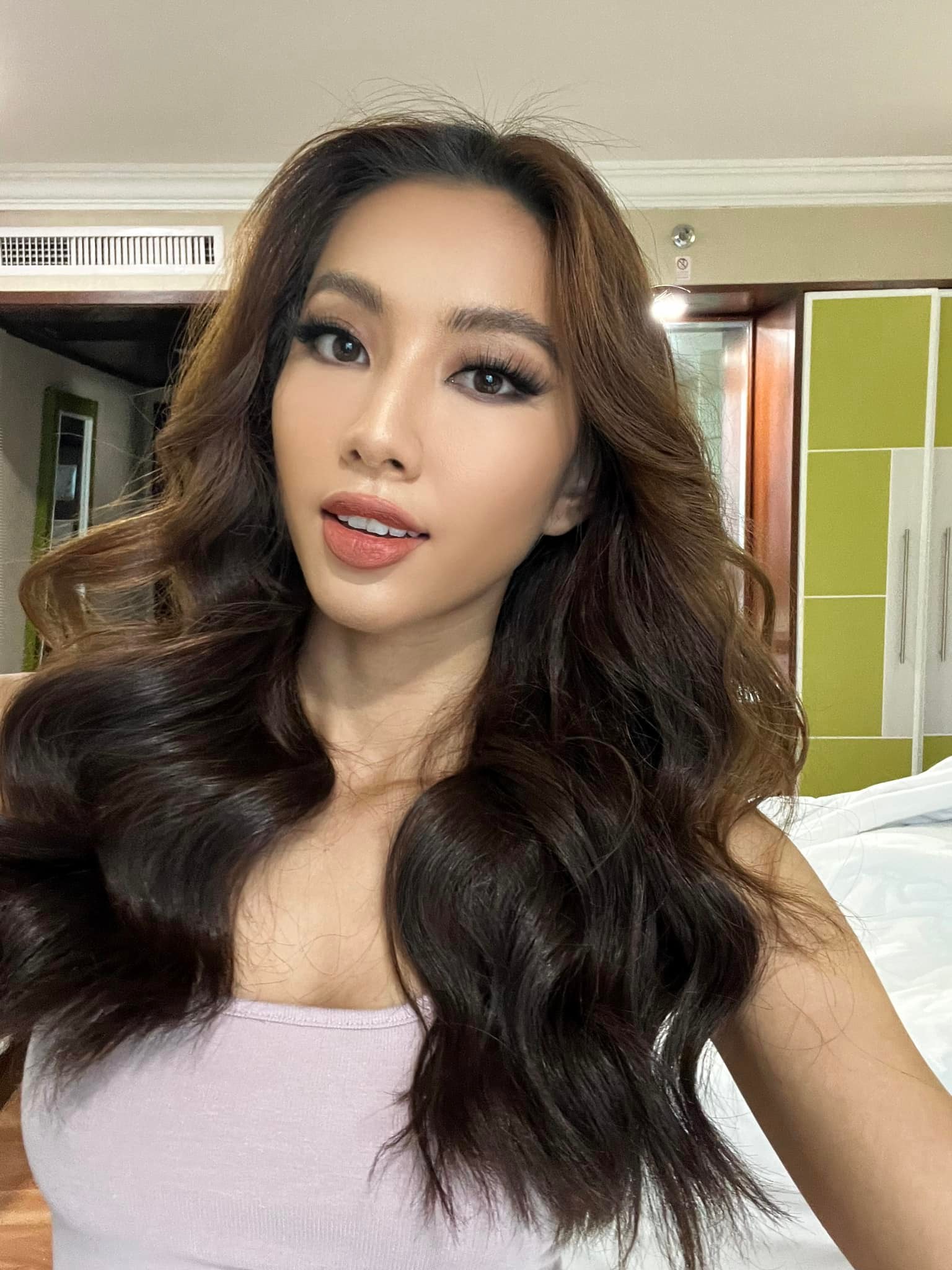 Thuỳ Ti&ecirc;n cũng l&agrave; một trong những th&iacute; sinh lu&ocirc;n xuất hiện với gương mặt được trang điểm kỹ lưỡng. 