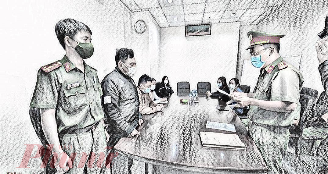 Cảnh s&aacute;t đọc lệnh bắt &ocirc;ng Nguyễn Quang Trung