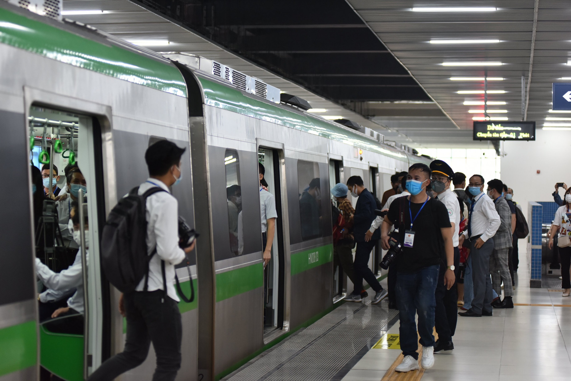 T&agrave;u C&aacute;t Linh - H&agrave; Đ&ocirc;ng gặp sự cố đầu ti&ecirc;n từ khi đi v&agrave;o hoạt động?