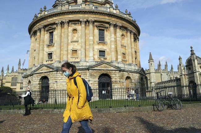 Số ca nhiễm tăng cao khiến Đại học Oxford trở th&agrave;nh điểm n&oacute;ng COVID-19 - Ảnh: 