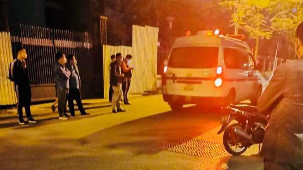Xe cứu thương đến nhưng ch&aacute;u b&eacute; đ&atilde; tử vong