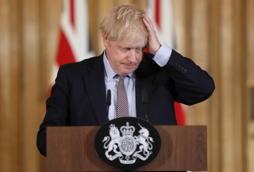 Thủ tướng Boris Johnson tiếp tục hứng chịu l&agrave;n s&oacute;ng phẫn nộ v&igrave; quy phạm c&aacute;c hạn chế COVID-19