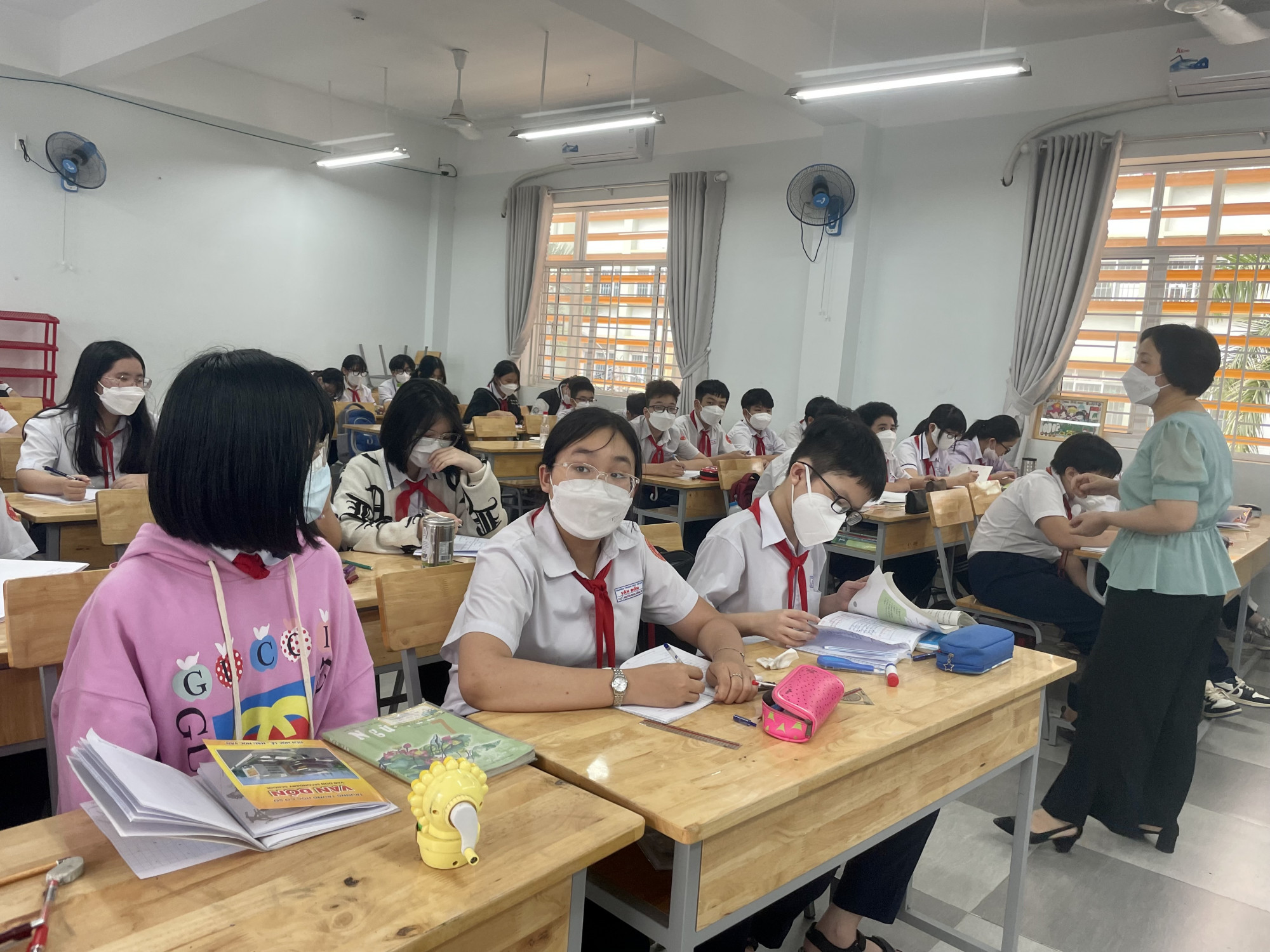 Trường học tại TP.HCM sẵn s&agrave;ng đ&oacute;n học sinh c&aacute;c khối mầm non, tiểu học, lớp 6 trở lại trường