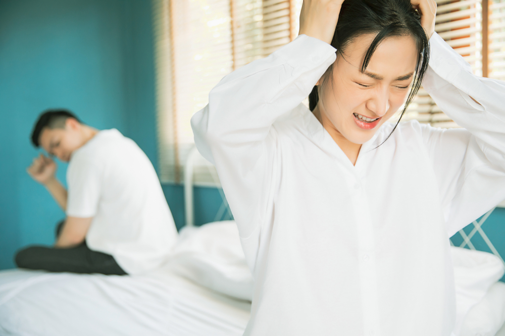 Những người đ&agrave;n &ocirc;ng &iacute;ch kỷ ngoại t&igrave;nh nhưng vẫn muốn giữ ch&acirc;n vợ - Ảnh minh họa