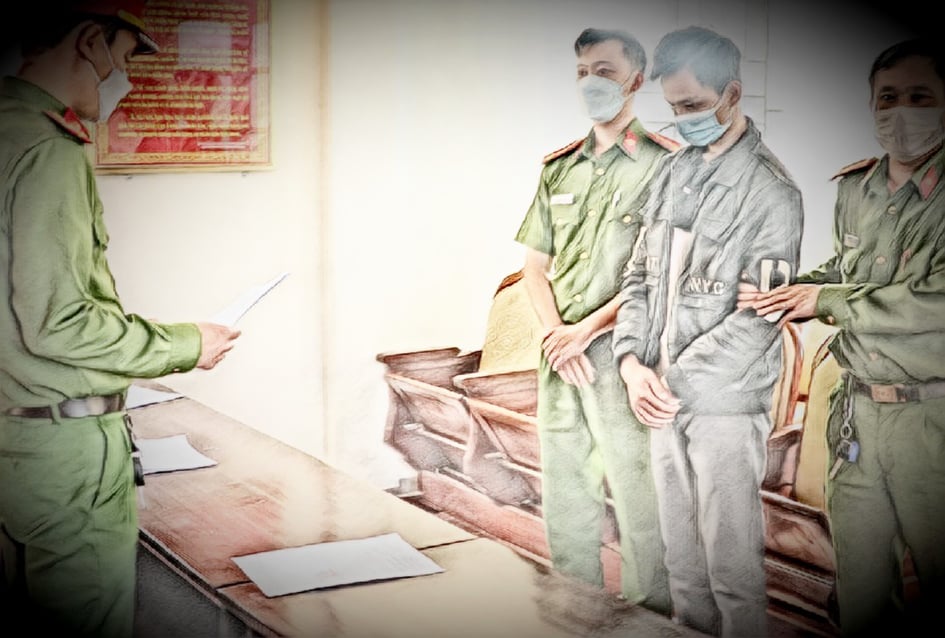 Cơ quan c&ocirc;ng an đọc quyết định khởi tố Phạm Văn Tuấn