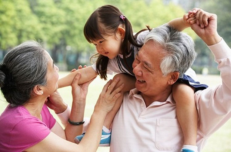 Nhờ bà chăm cháu là ích kỷ