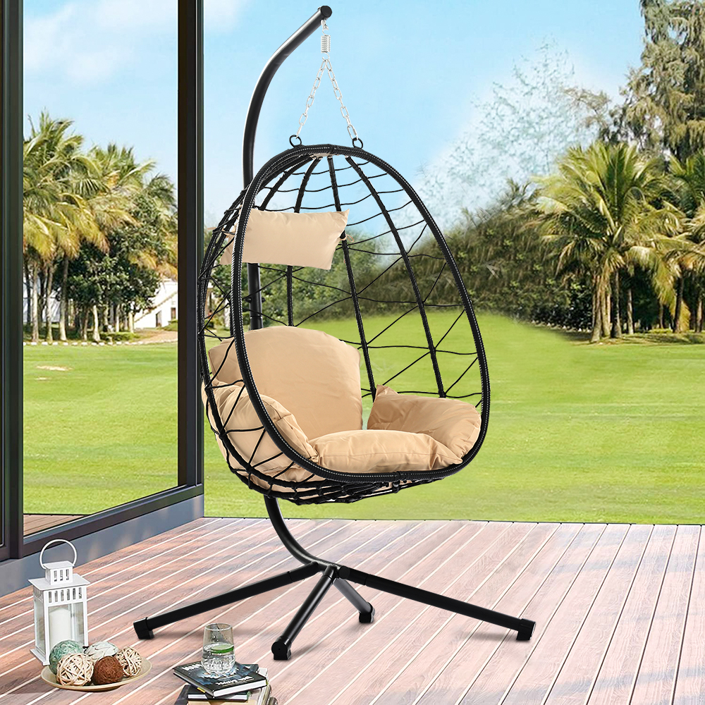 Thay v&agrave;o đ&oacute;, tr&aacute;nh rắc rối khi treo một chiếc ghế đung đưa từ m&aacute;i hi&ecirc;n c&oacute; m&aacute;i che của bạn bằng c&aacute;ch sử dụng một chiếc ghế c&oacute; ch&acirc;n đế. Được đan từ wicker trong mọi thời tiết, ghế treo của Arhaus nằm tr&ecirc;n một gi&aacute; đỡ bằng nh&ocirc;m kh&ocirc;ng gỉ. Th&ecirc;m v&agrave;o đ&oacute;, đệm được bọc trong một loại vải biểu diễn ngo&agrave;i trời để dễ d&agrave;ng bảo tr&igrave;.