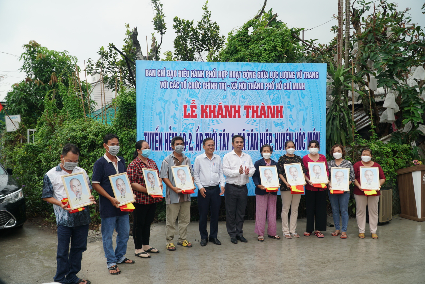 Kh&aacute;nh th&agrave;nh c&ocirc;ng tr&igrave;nh b&ecirc;-t&ocirc;ng h&oacute;a tuyến hẻm 19-2 tr&ecirc;n địa b&agrave;n x&atilde; T&acirc;n Hiệp như một m&oacute;n qu&agrave; kỷ niệm gởi đến người d&acirc;n