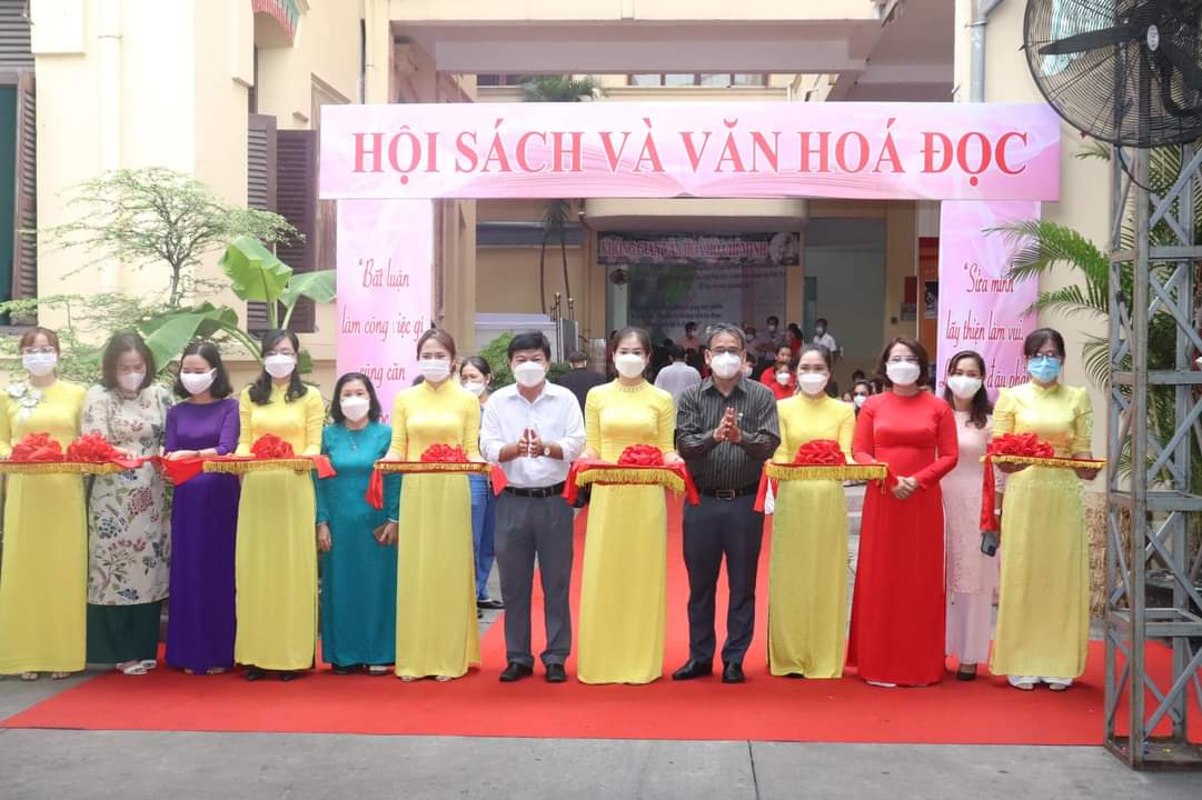 Nghi thức khai mạc hội sách
