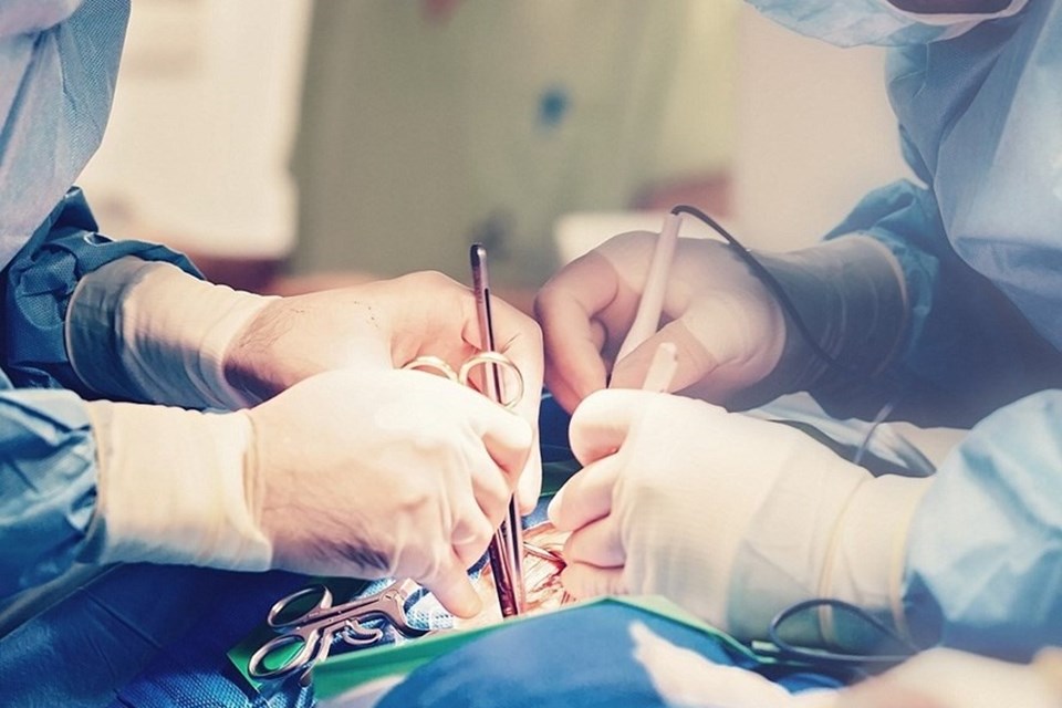 Đau dữ dội nhưng ngại thăm kh&aacute;m, nhiều nam bệnh nh&acirc;n phải cắt bỏ tinh ho&agrave;n, ảnh hưởng tới sức khỏe t&igrave;nh dục v&agrave; t&acirc;m l&yacute; (ảnh minh họa)