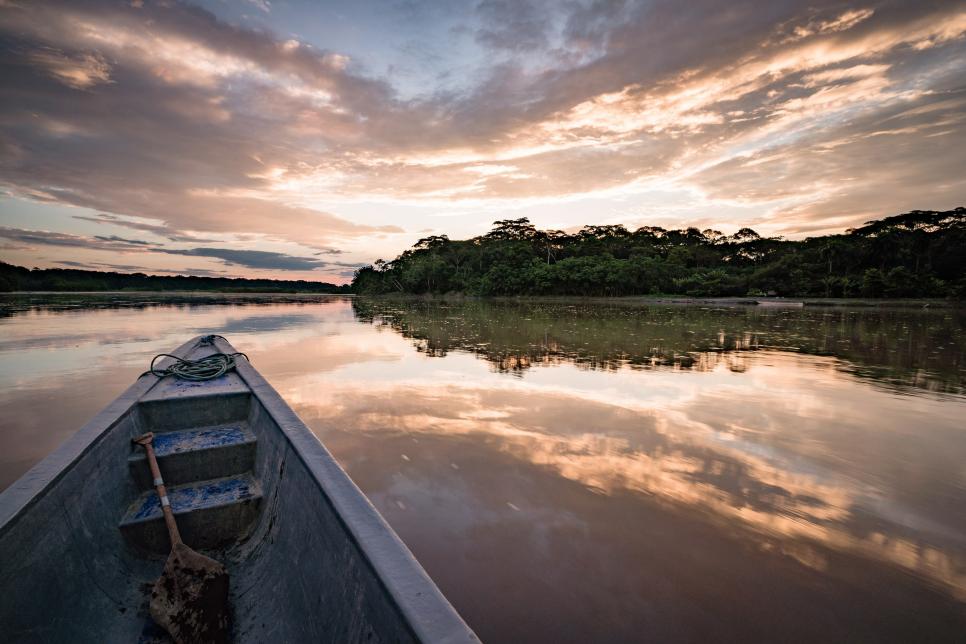 S&ocirc;ng Zabalo, Ecuador S&ocirc;ng Zabalo ở Amazon của Ecuador đ&atilde; đ&aacute;p ứng ti&ecirc;u chuẩn v&agrave;ng của Quiet Parks International cho C&ocirc;ng vi&ecirc;n Y&ecirc;n tĩnh Hoang d&atilde; bằng c&aacute;ch thể hiện sự c&acirc;n bằng l&agrave;nh mạnh của hoạt động &acirc;m thanh sinh học với khoảng thời gian kh&ocirc;ng c&oacute; tiếng ồn trung b&igrave;nh k&eacute;o d&agrave;i v&agrave;i giờ. Một phần nhiệm vụ của QPI l&agrave; c&ocirc;ng nhận v&agrave; bảo tồn c&aacute;c khu vực như s&ocirc;ng Zabalo đang bị đe dọa bởi sự ph&aacute;t triển v&agrave; ph&aacute; hủy vẻ đẹp tự nhi&ecirc;n của ch&uacute;ng.