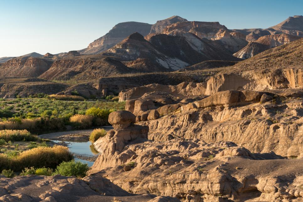 C&ocirc;ng vi&ecirc;n Bang Big Bend Ranch, Texas C&ocirc;ng vi&ecirc;n y&ecirc;n tĩnh cho v&ugrave;ng hoang d&atilde; được Quiet Parks International chỉ định l&agrave; C&ocirc;ng vi&ecirc;n Bang Big Bend Ranch ở Texas nằm tr&ecirc;n Rio Grande ở c&aacute;c quận Brewster v&agrave; Presidio. Với diện t&iacute;ch 311.000 mẫu Anh, c&ocirc;ng vi&ecirc;n n&agrave;y cũng l&agrave; c&ocirc;ng vi&ecirc;n lớn nhất trong tiểu bang.